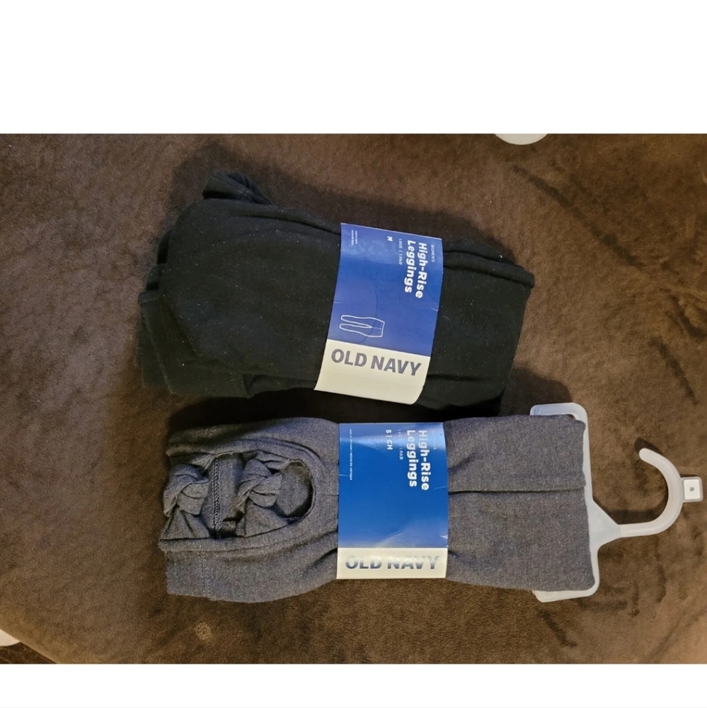 1 Pair Of Old Navy High Rise Leggings Size Small Grey